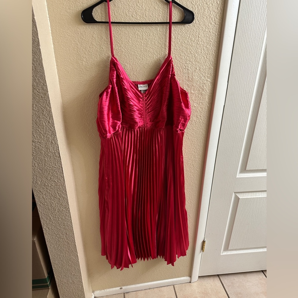 Elegant Pink Pleated Dress